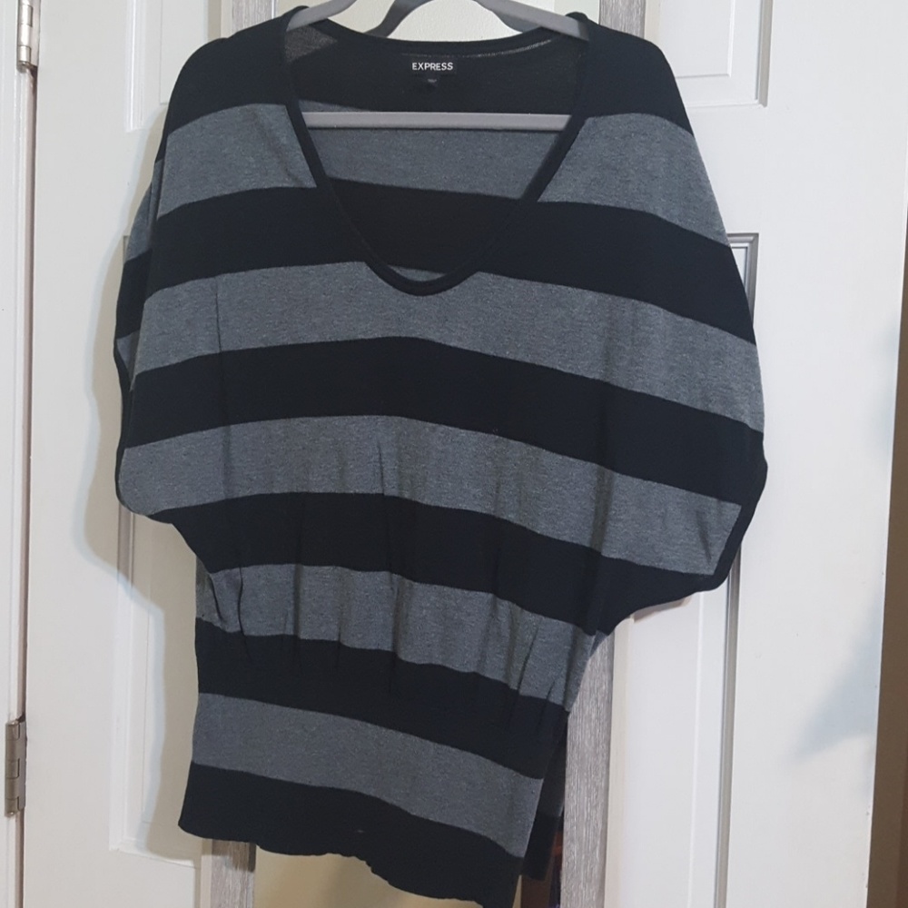 Express top black and grey
